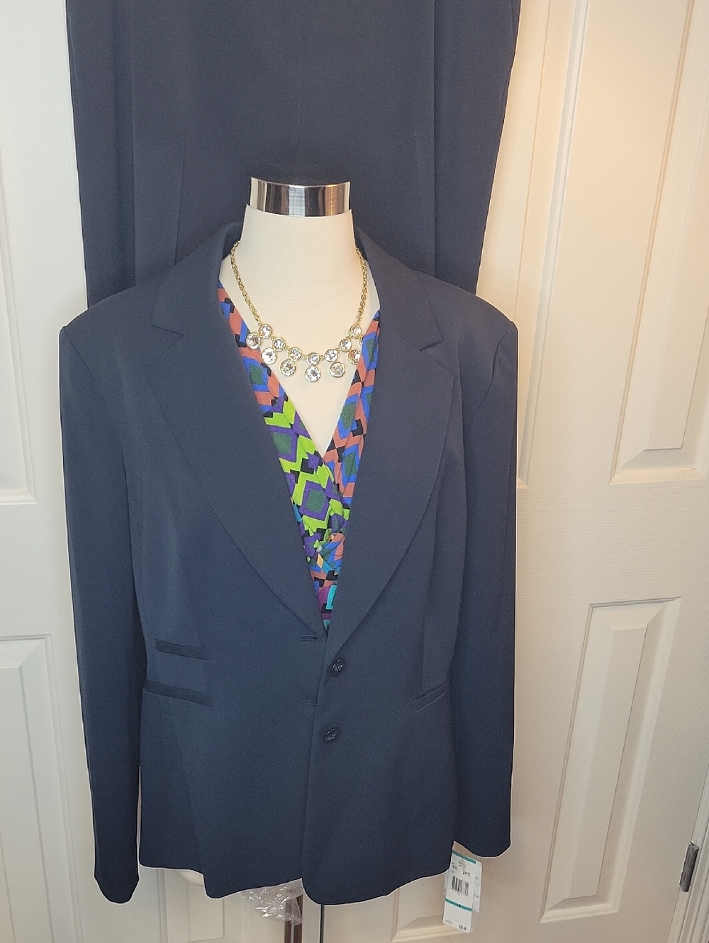 Jones New York Woman Navy Single-Breasted Blazer and Pant Suit